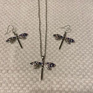 Dragonfly necklace and earrings set